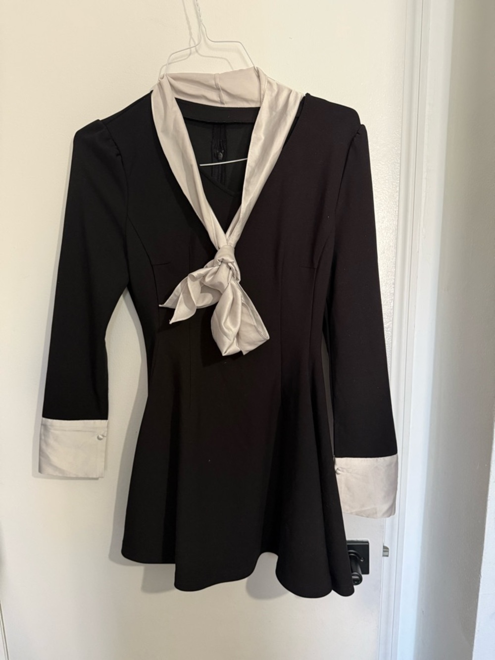 Black and Cream Tie-Neck Long Sleeve Dress